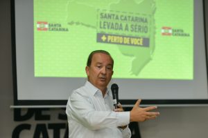 Jorginho Mello entrega viaturas e equipamentos de segurança pública para Chapecó e região