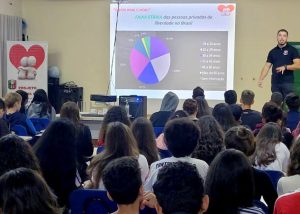 Agentes de Segurança Socioeducativos realizam palestras de conscientização em escolas