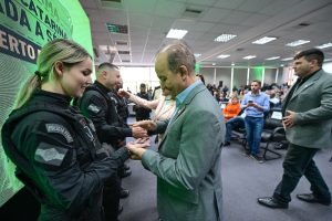 Governador entrega viaturas e equipamentos para as polícias Civil e Penal da região Norte
