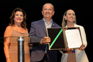 Governador Jorginho Mello dá posse a novos secretários e integrantes do Colegiado de Governo